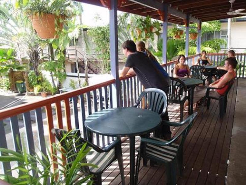 Castaways Backpackers Cairns Hostel Exterior photo