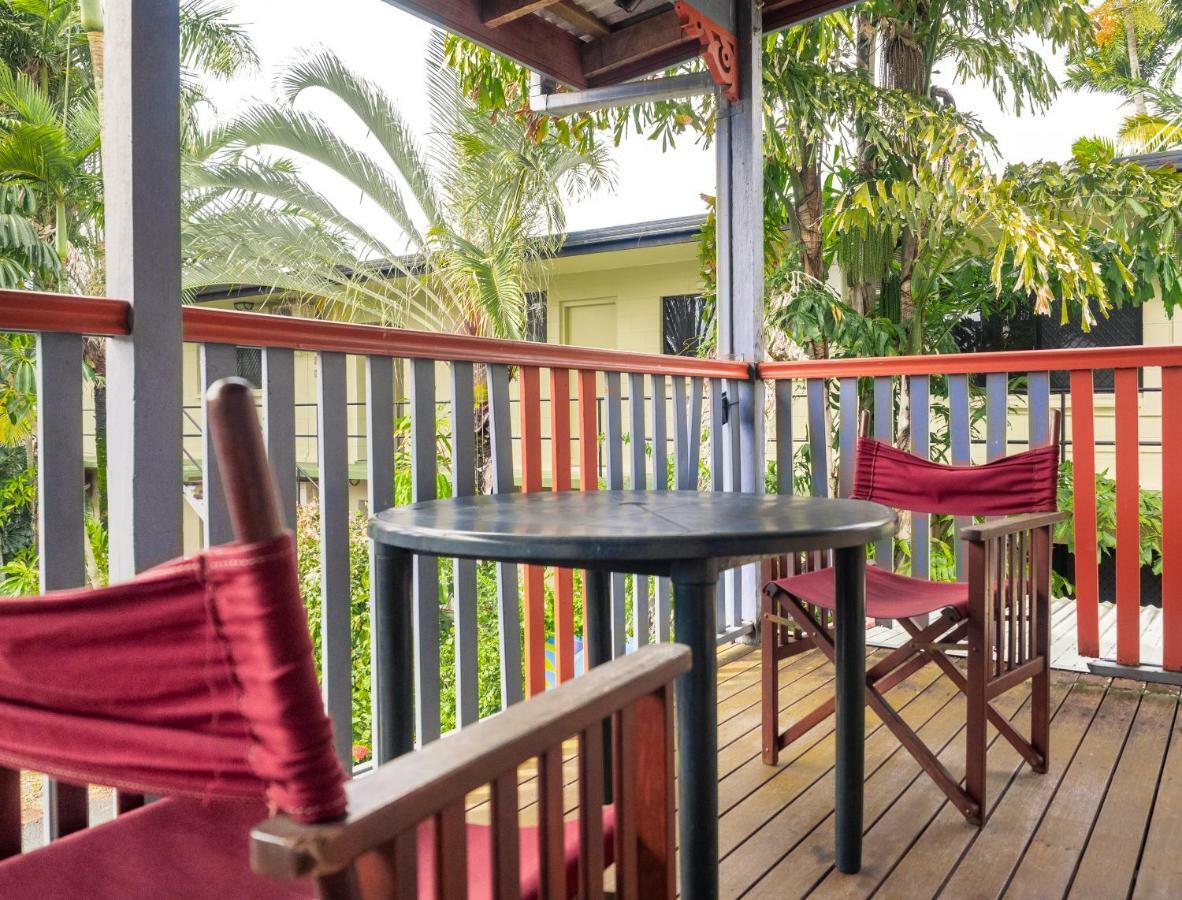 Castaways Backpackers Cairns Hostel Exterior photo