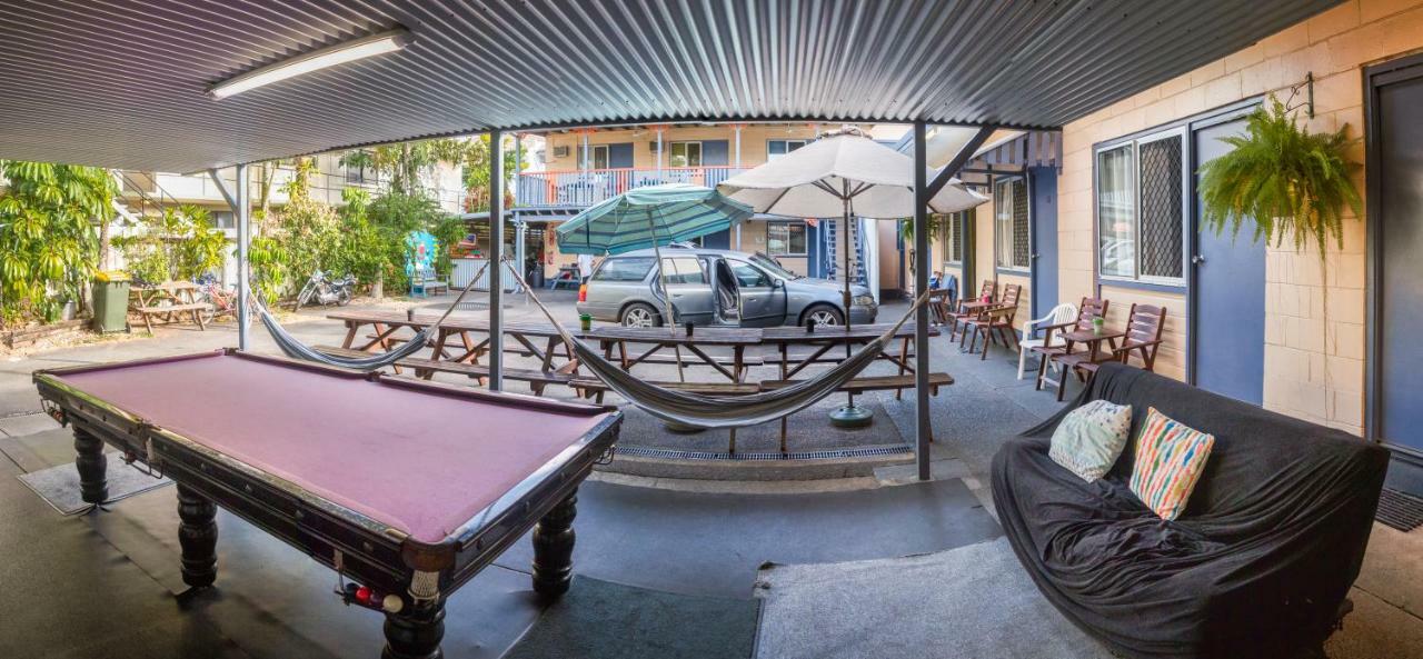Castaways Backpackers Cairns Hostel Exterior photo